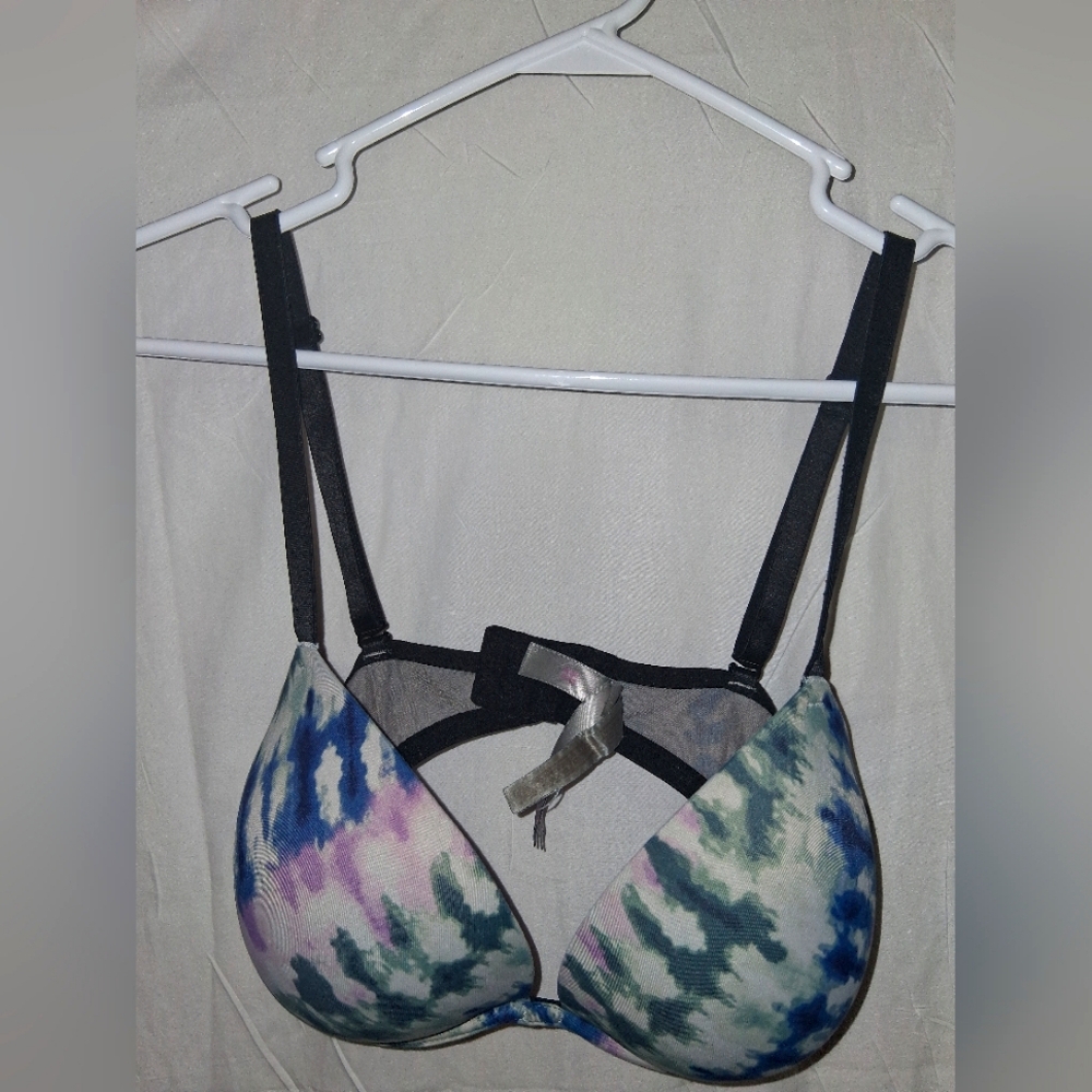 Victoria's Secret Pink Wear Everywhere Super Push Up Padded Bra 34D TieDye EUC